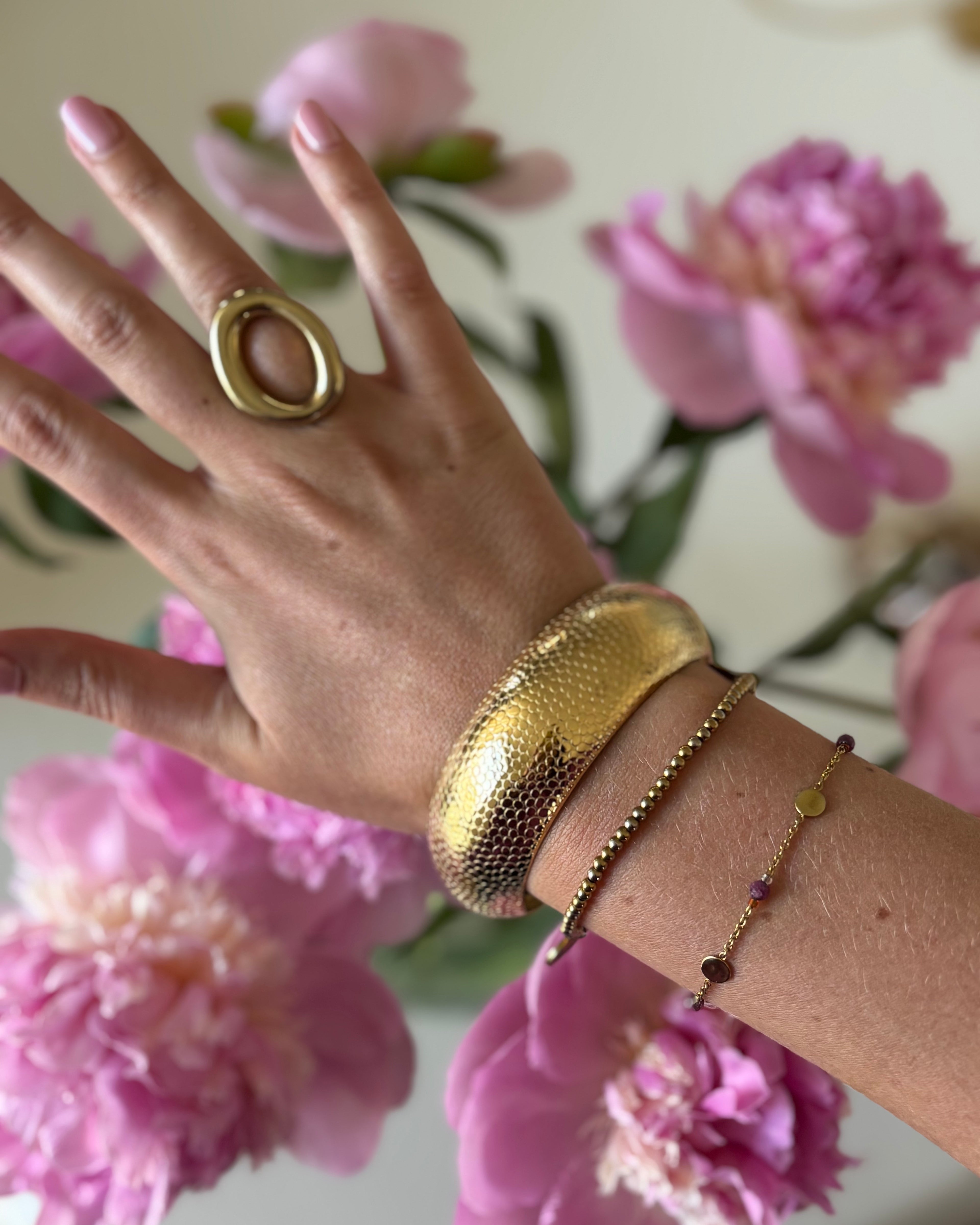 Dot bangle